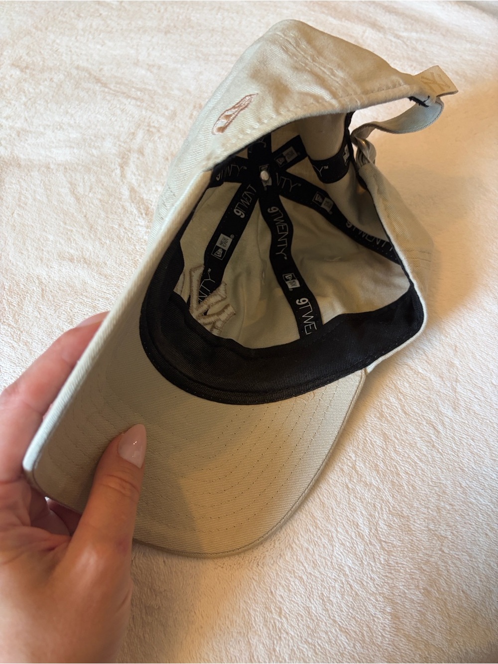 Yankees Baseball Cap - Picture 2 of 2